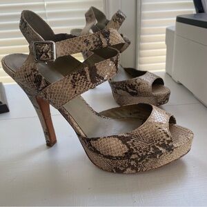 Espirit snakeskin style heel shoes 👠 size 9